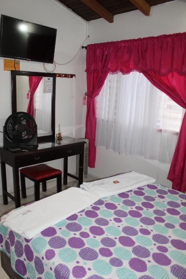 Hostal Isla Senorial San Gil Εξωτερικό φωτογραφία